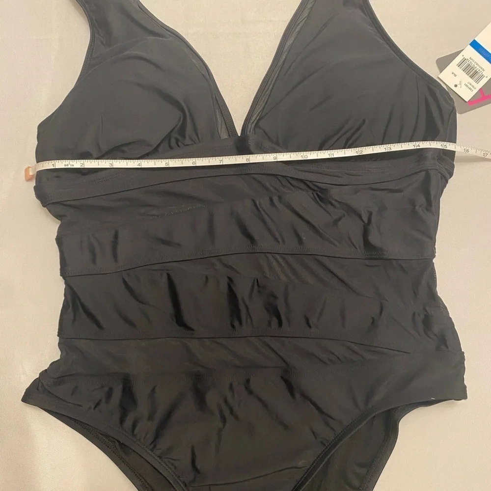 Women's Standard Venture Mesh One Piece Swimsuit size CL